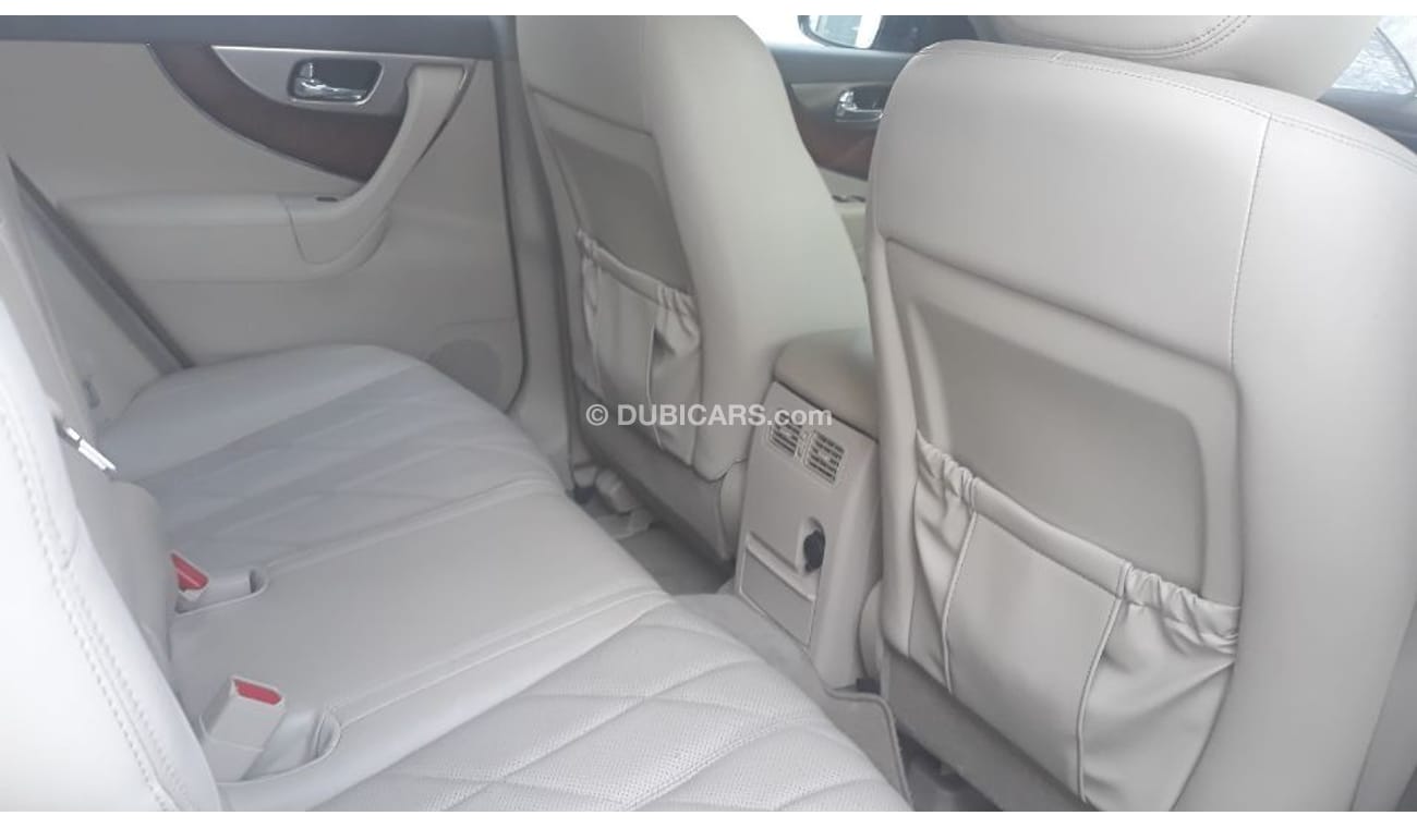 Infiniti FX35 2009 Model Full options Gulf Specs