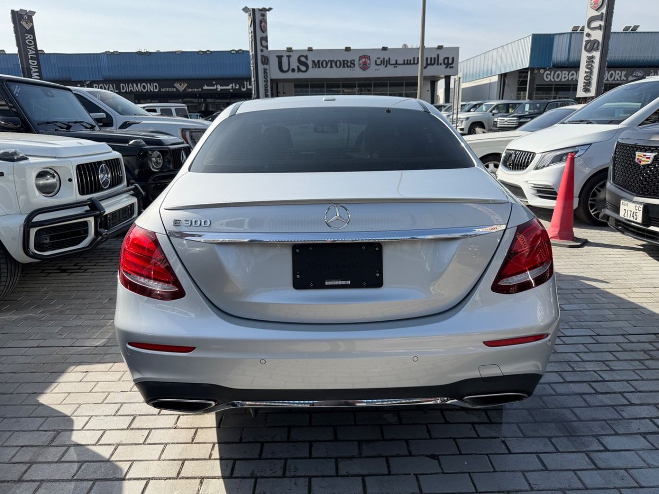 Mercedes-Benz E300 Premium 2.0L