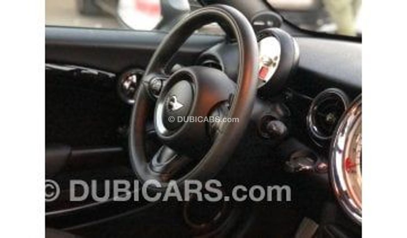 Mini Cooper Coupé Mini Cooper S Coupe 2014 model, excellent condition inside and out, full specifications, leather sea