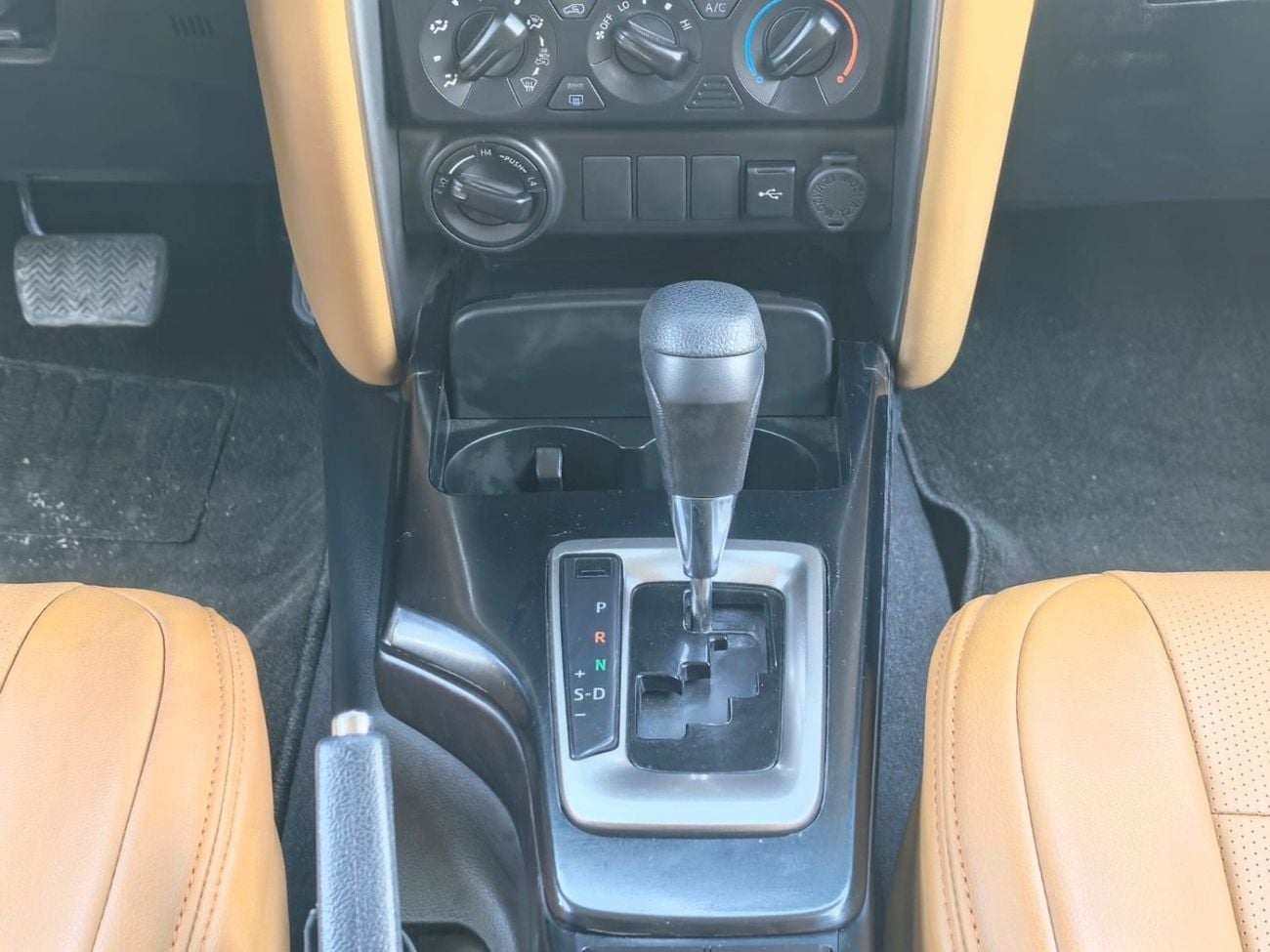 Toyota Fortuner 2024 TOYOTA FORTUNER 2.7L PETROL 4x4 AUTOMATIC TRANSMISSION
