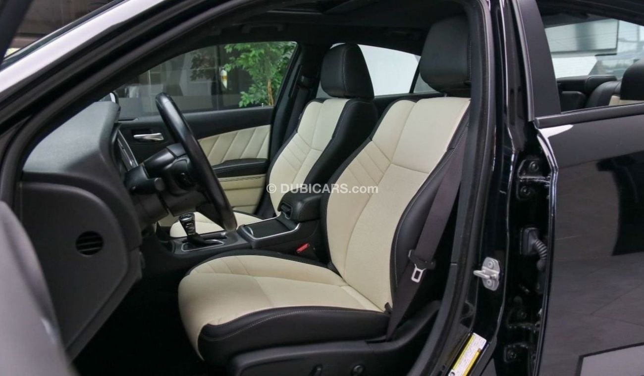 Dodge Charger 3.6L SXT (Base)