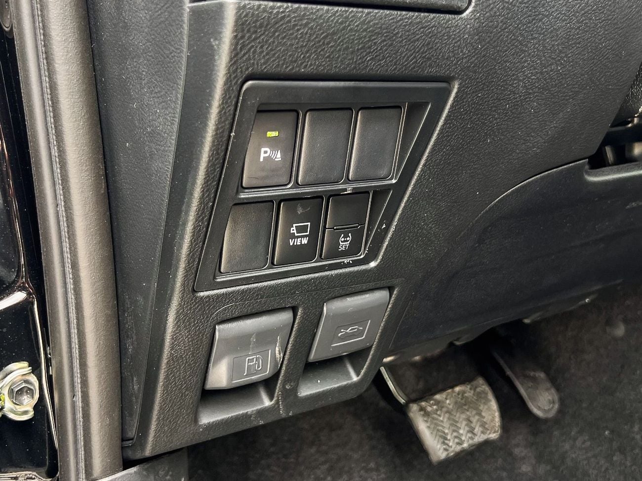 Toyota Hilux ADVENTURE EXPORT ONLY - HILUX 4.0L (WITH AIR COMPRESSOR)