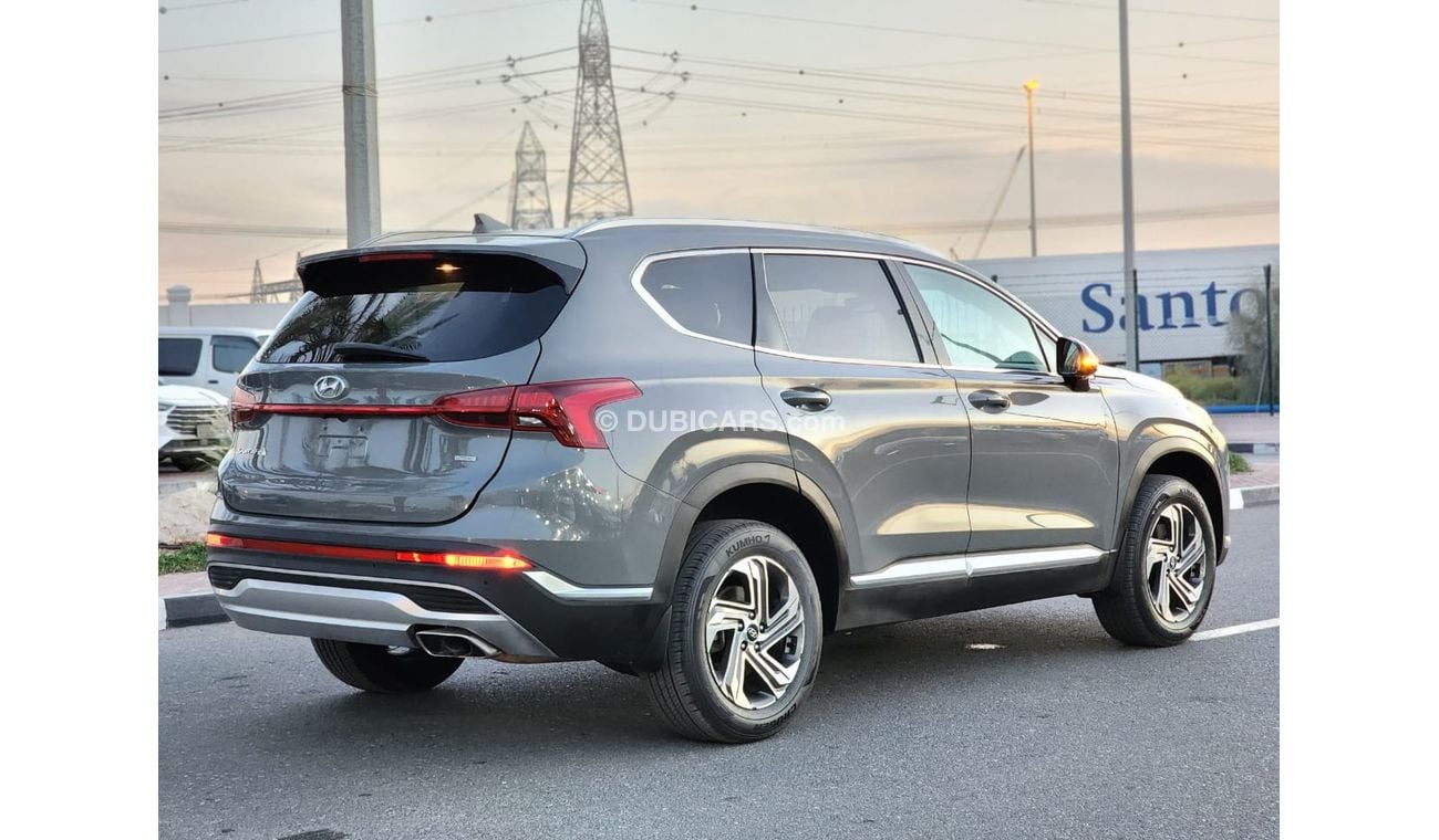 هيونداي سانتا في Base