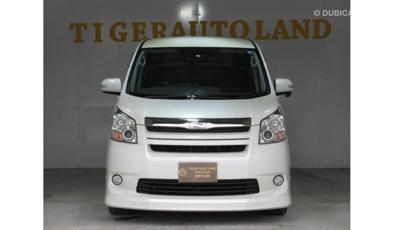 Toyota Noah ZRR70W