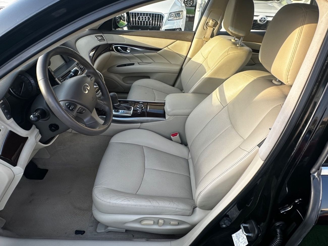 Infiniti Q70 Sports MODEL 2016 GCC CAR PERFECT CONDITION INSIDE AND OUTSIDE FULL OPTION SUN ROOF LEATHER SEATS