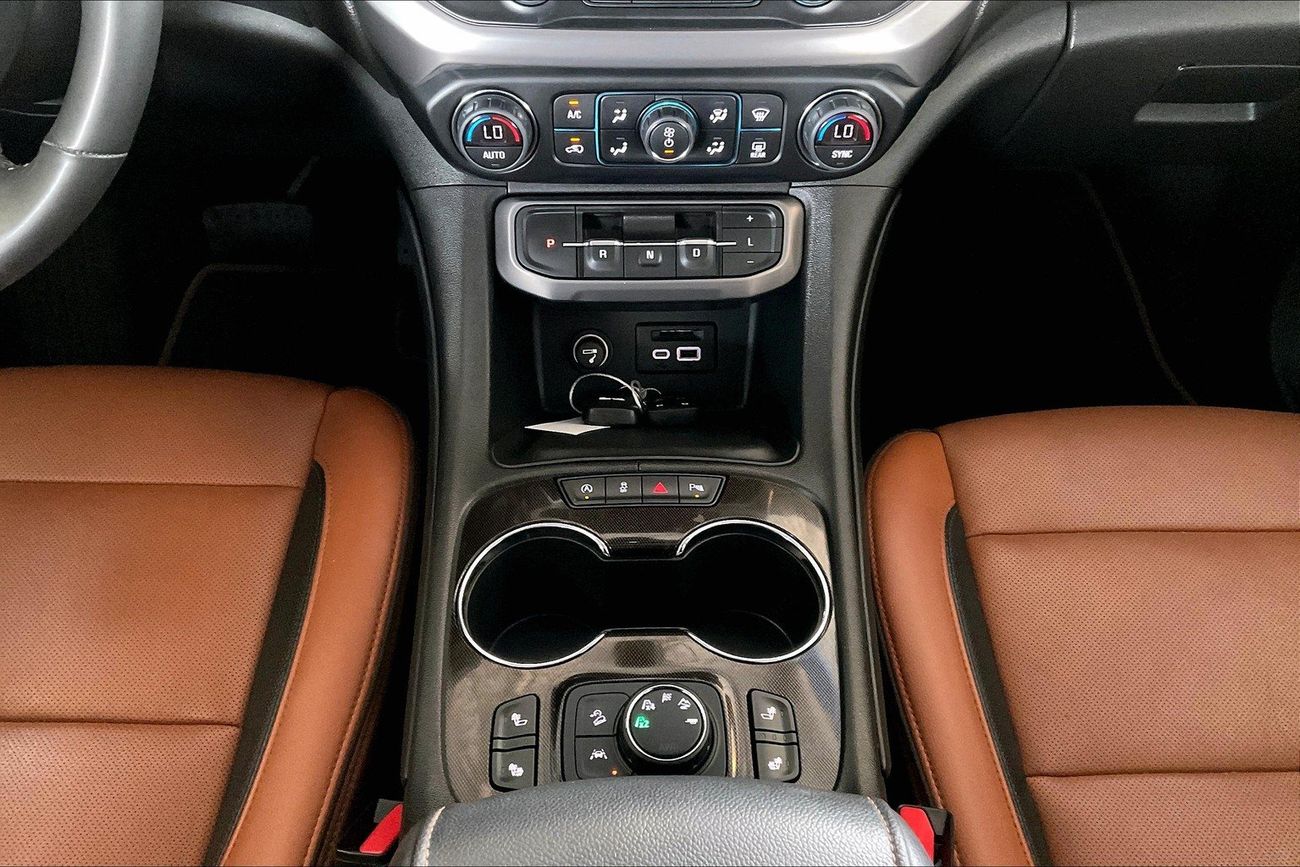 جي أم سي أكاديا AT4 | National Day Celebration | شامل الضمان | 0 ﺪﻔﻋﺓ ﺃﻮﻟﻯ