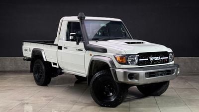 Toyota Land Cruiser Pick Up LC79 LX WINCH WIDE TYRES Toyota Land Cruiser pickup 2014 single cabin