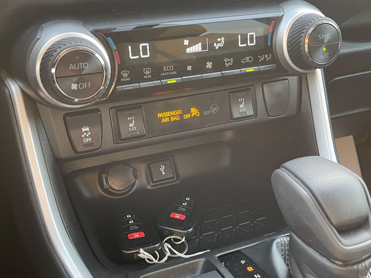 Toyota RAV4 VXR HEV 2021 TOYOTA RAV4 XLE HYBRID FULL OPTIONS IMPORTED FROM USA