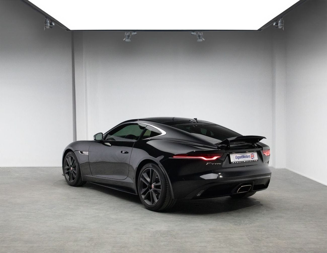 جاكوار F Type R-Dynamic 3.0L (300 HP)