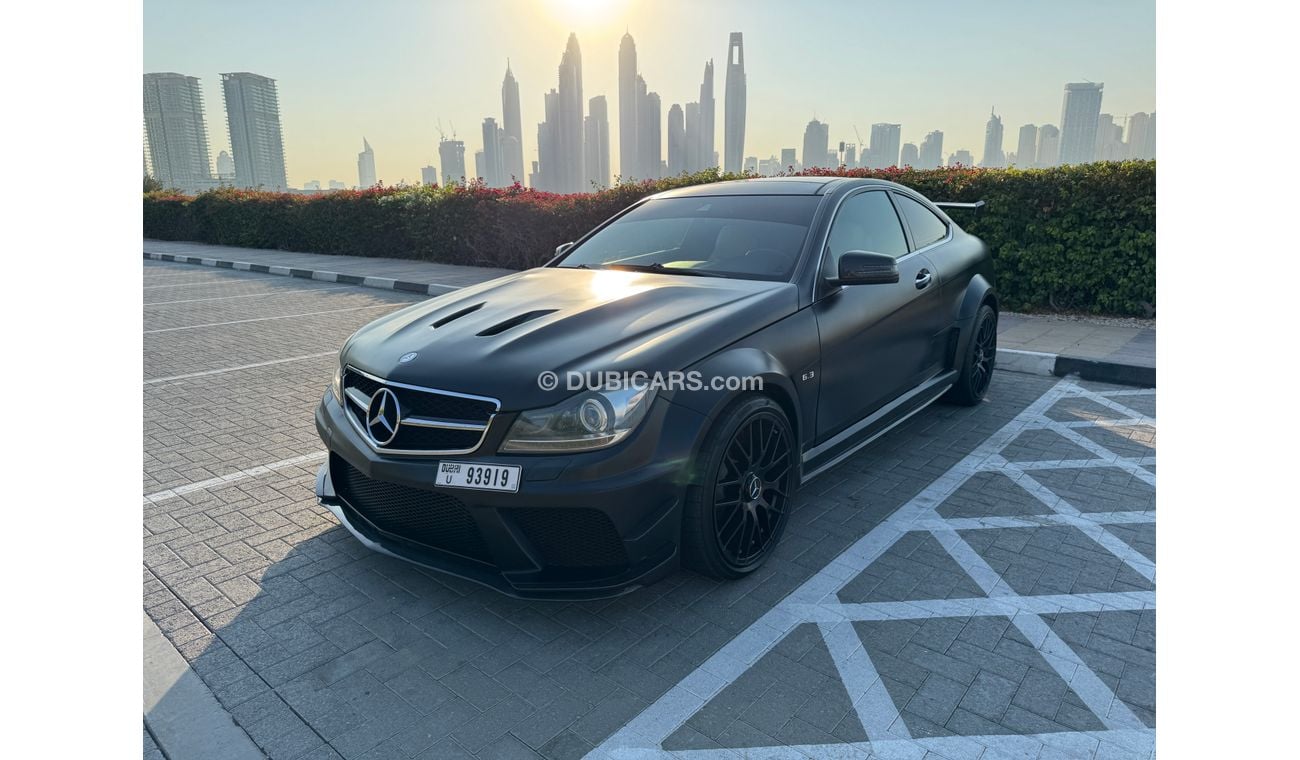 Mercedes-Benz C 63 Coupe Black Series look