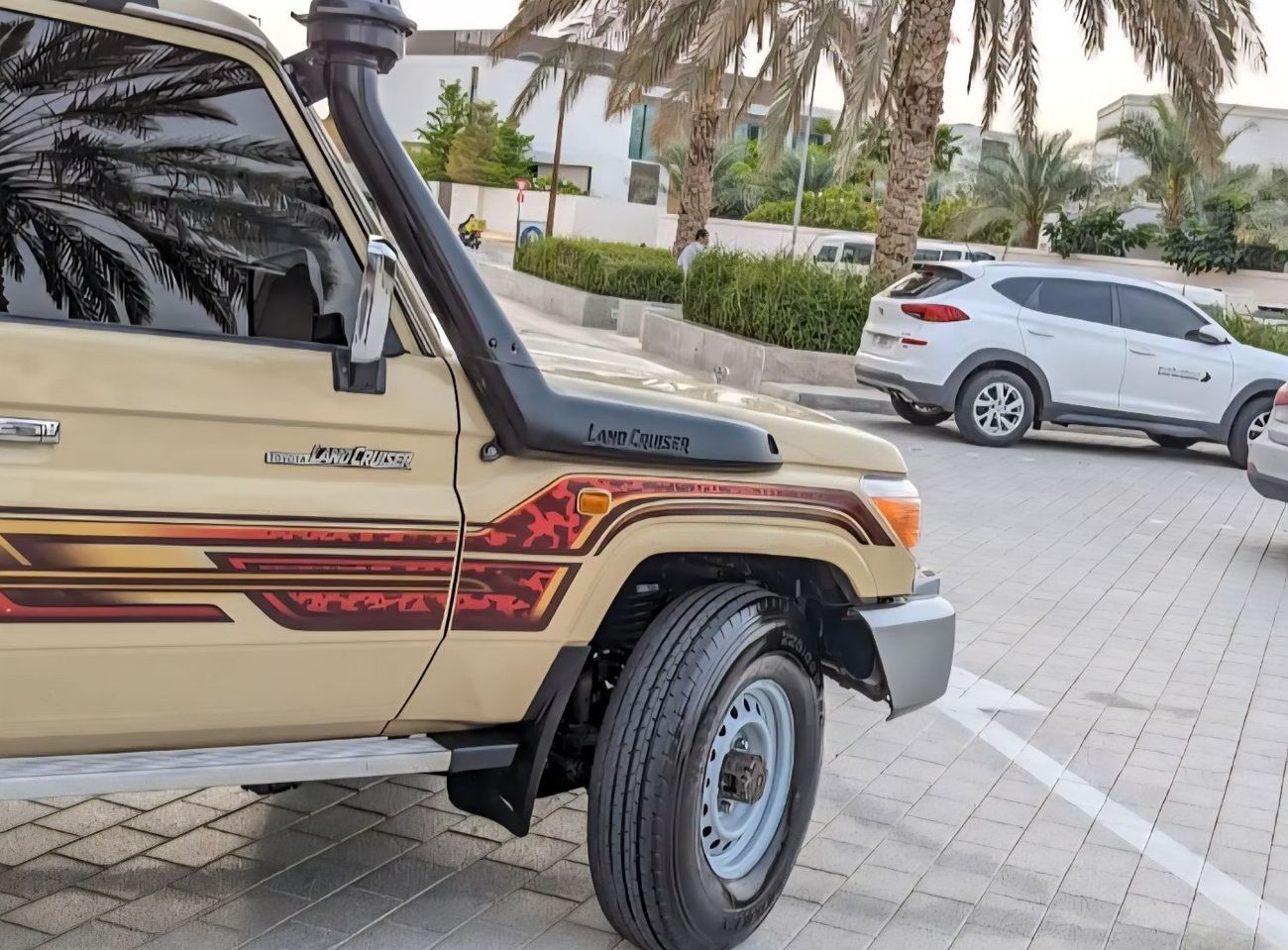 تويوتا لاند كروزر بيك آب LHD Standard Double Cabin 4.5L V8 1VD-FTV Diesel Engine 4WD Manual Gear 5 Seats 4 Doors