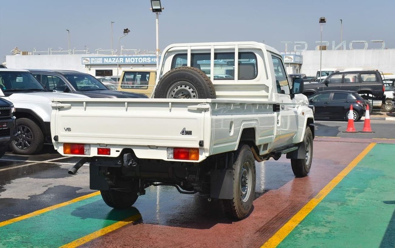 تويوتا لاند كروزر بيك آب 4.0L V6 Single Cabin A/T