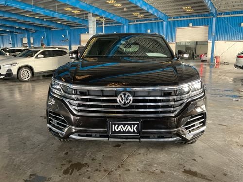Volkswagen Touareg Highline | National Day Celebration | Guaranteed Warranty | 0 Down Payment