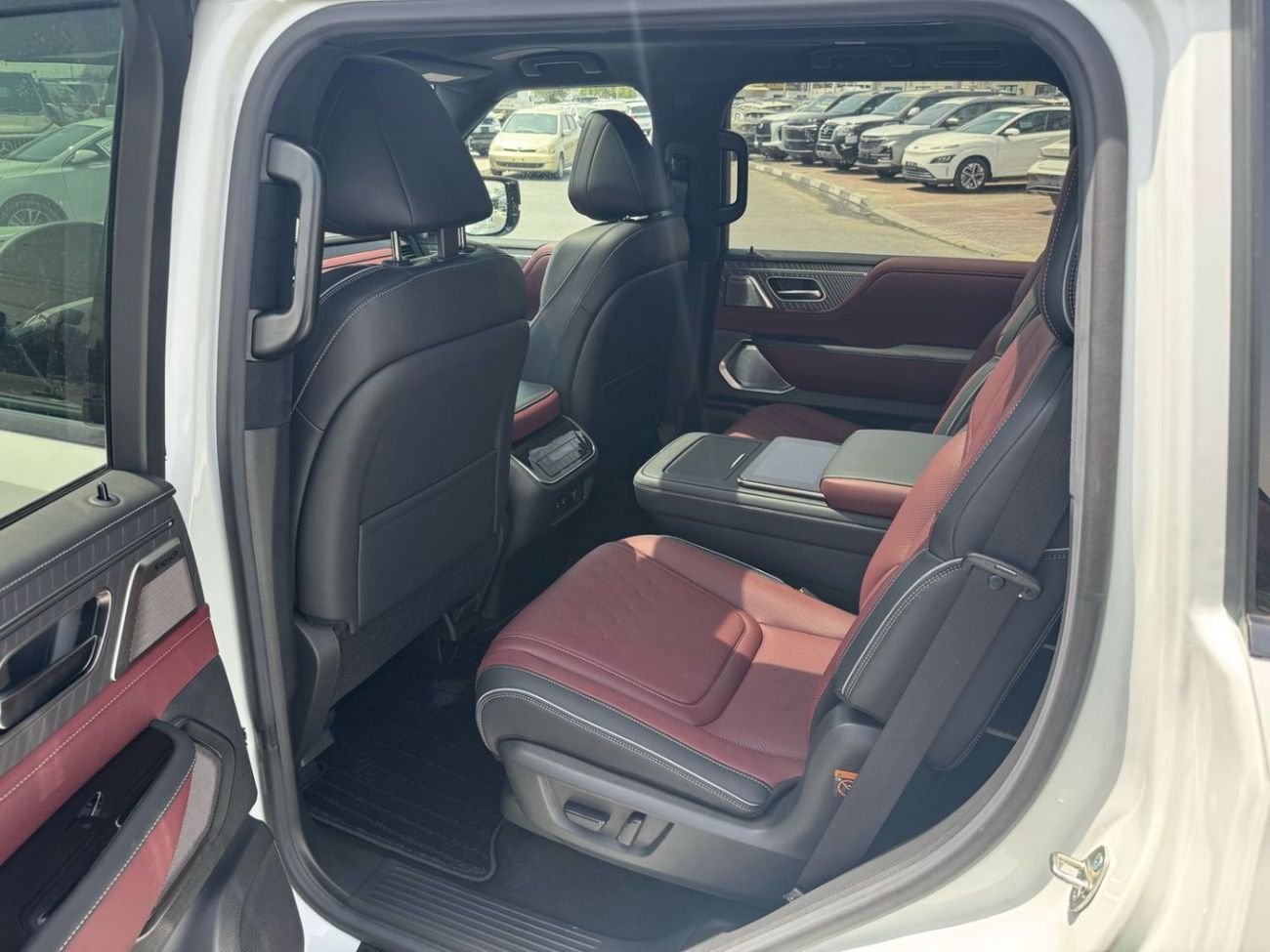 Infiniti QX80 2025 Infinity Autograph Captain Chairs 3.5L