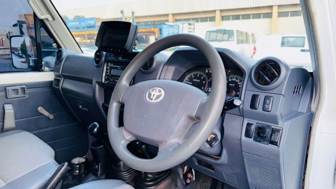 تويوتا لاند كروزر 70 -