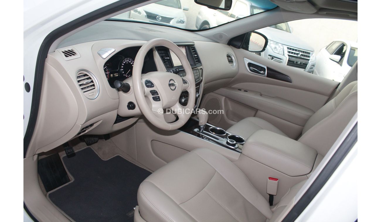 نيسان باثفايندر 3.5L SL V6 4 WD 2015 WITH 360 CAMERA FULL OPTION