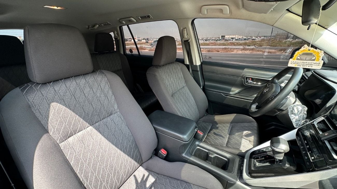 Toyota Innova GLE HEV