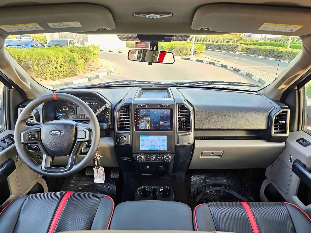 فورد F 150 XL/ GCC 4WD V8 5.0/ LOW MILEAGE/ METHOD RIMS/ NEW TYRES/ ROLL BAR/ LEATHER/ DVD CAMERA/ LOT#19551