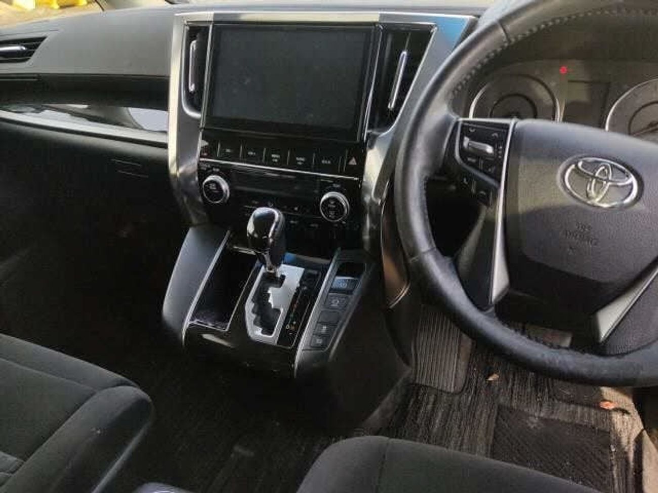 تويوتا ألفارد 2.5L V4 PETROL / DVD / PARKING SENSOR / 2015/S A PKG/AGH30W