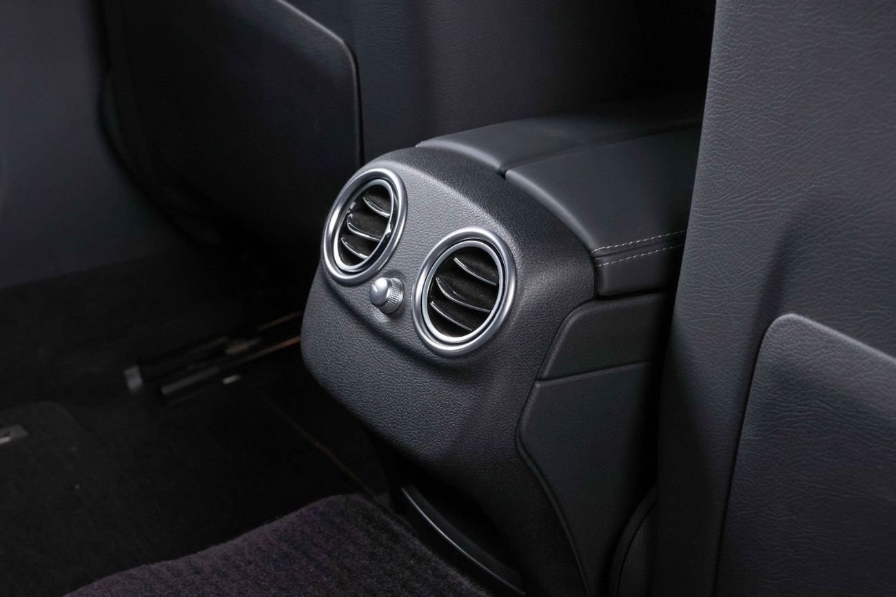 Mercedes-Benz C 63 AMG Std 4.0L Sedan 2017-MERCEDES BENZ C63 AMG-FULL SERVICE HISTORY-IMMACULATE CAR