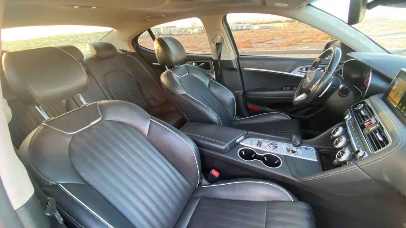 Genesis G70 Platinum 2.0L RWD