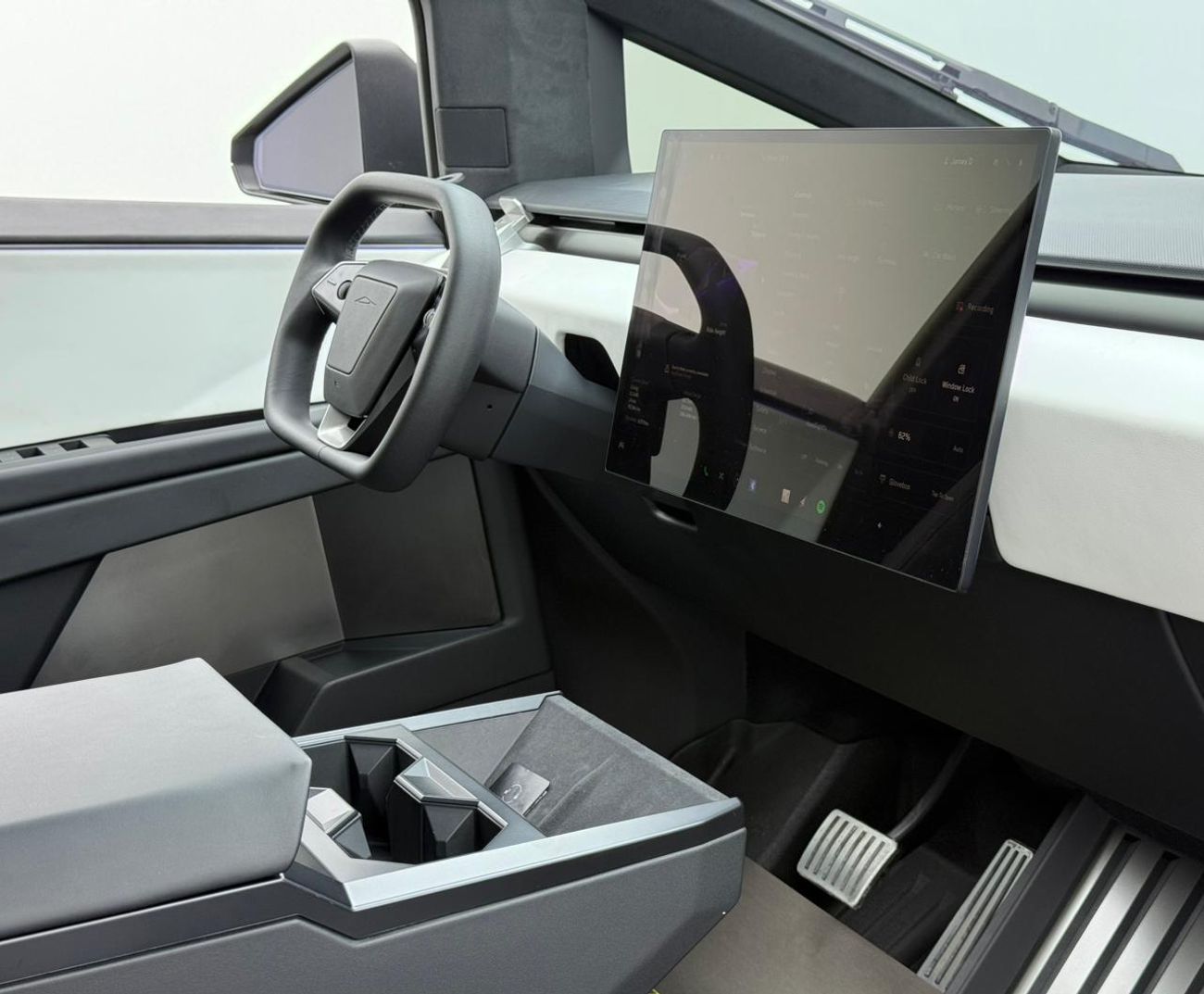 تسلا سايبرتراك 2024 Tesla Cybertruck Foundation, Armor Glass, Very Low Km, Excellent Condition, American