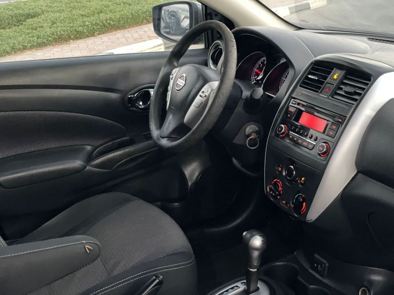 Nissan Versa 2017 Nissan Versa (Sunny) SV 1.5L V4 MidOption  Economical