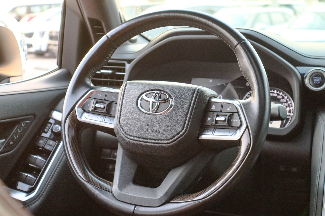 Toyota Land Cruiser VXR 3.5L 2023 Toyota Land Cruiser VXR (3.5L Twin-Turbo V6, Full Option, White Exterior, Red Interior