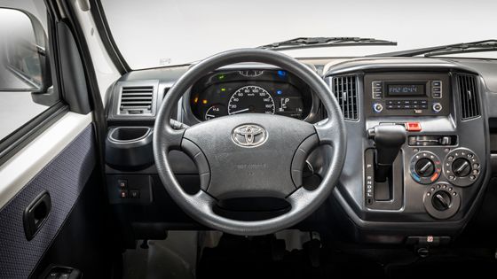 Toyota Lite-Ace interior - Cockpit