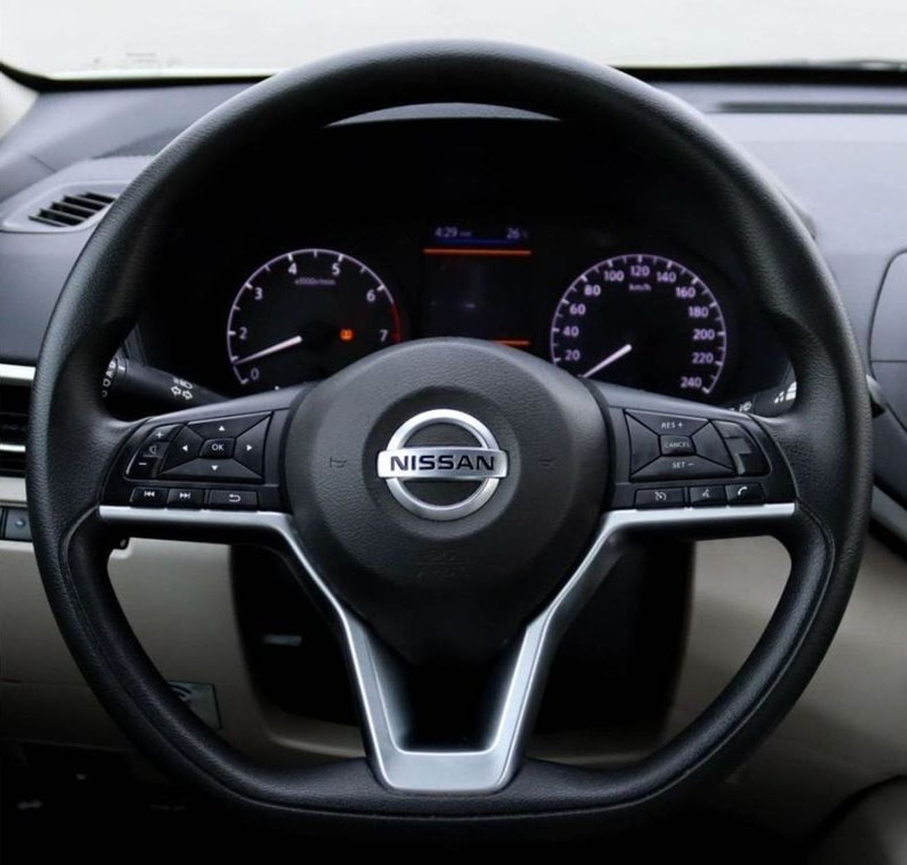 Nissan Altima 2.5 S Nissan Altima 2.5L 2019 GCC  accident-free in excellent condition 893 P.M