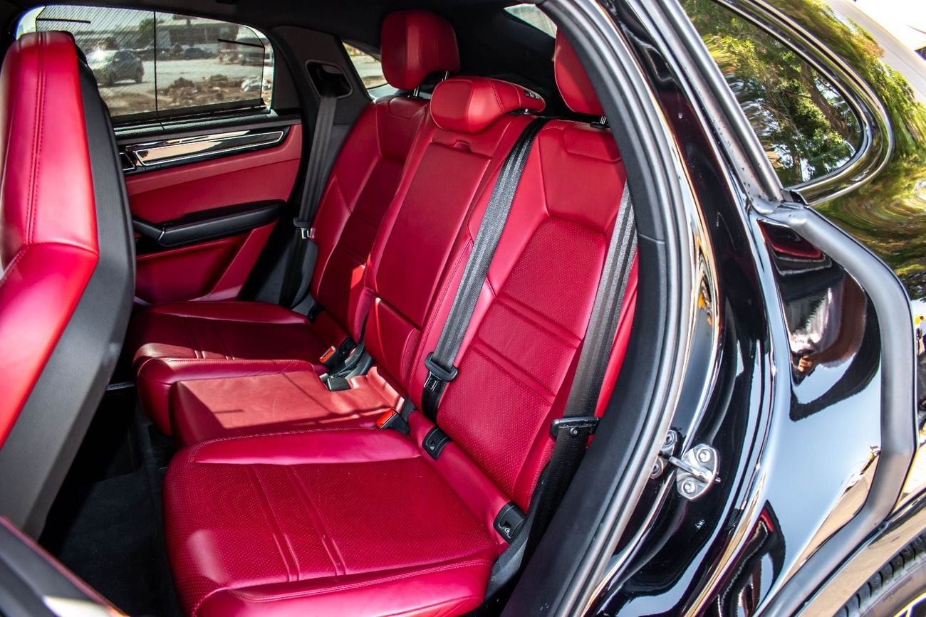 Porsche Cayenne Base Coupe