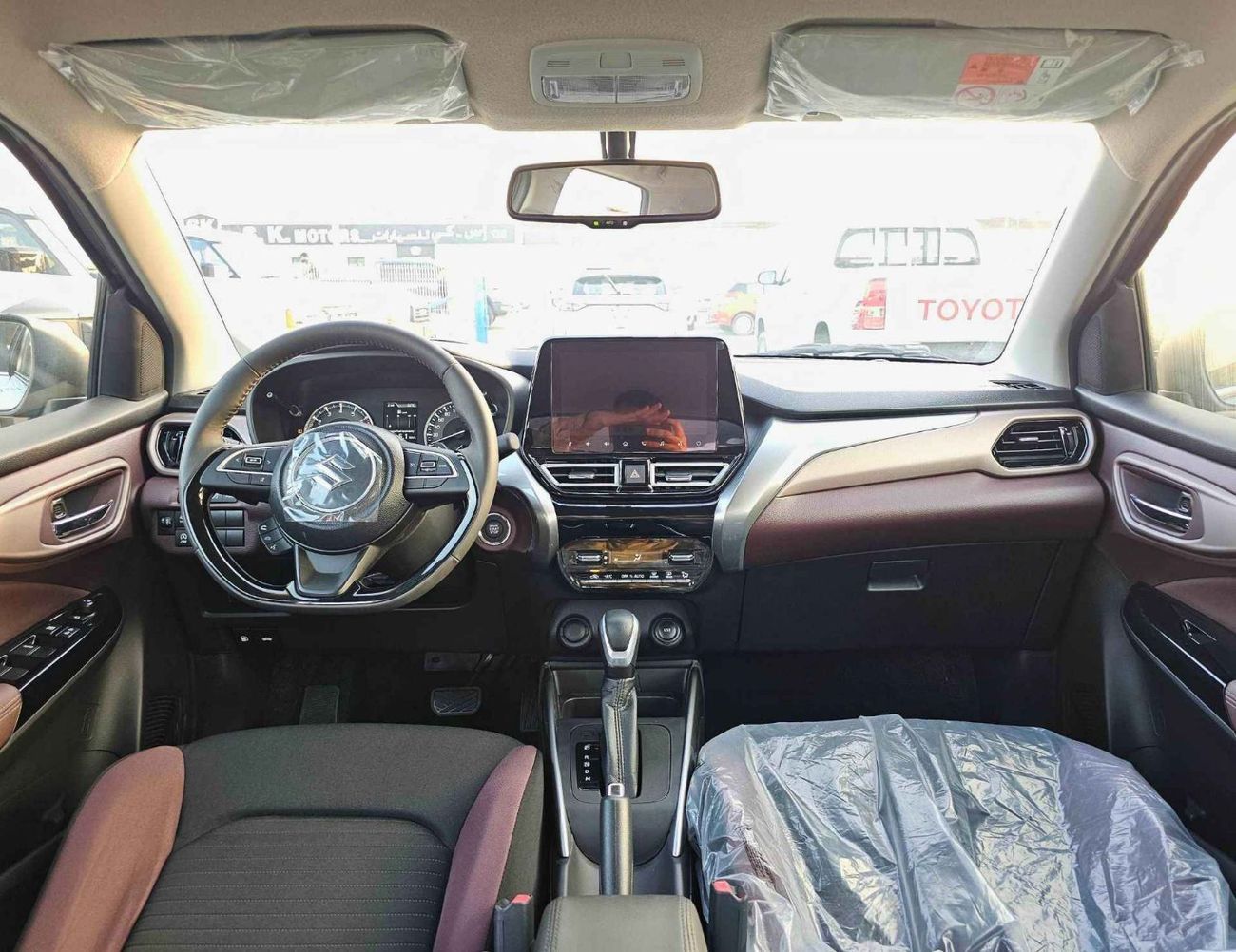 Suzuki Fronx GLX / EURO 5 HYBRID / 1.5L V4 / HEADUP DISPLAY / 360* CAMERAS /" 9" DISPLAY AUDIO (CODE # GLX)