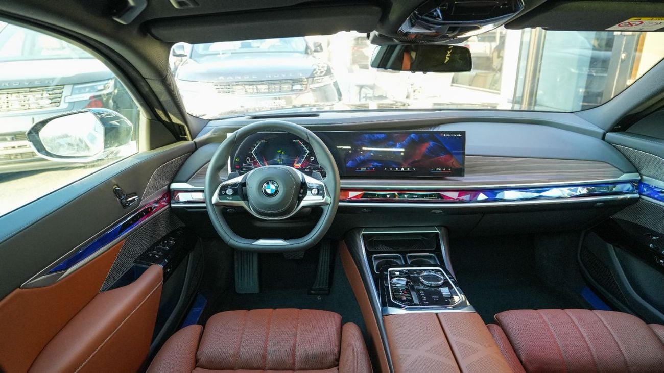 بي أم دبليو 735i 735i V6 Black 2026MY Export Only