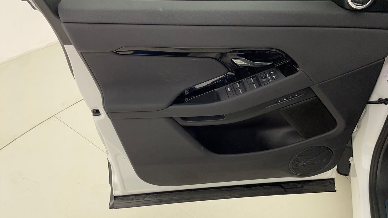 لاند روفر رانج روفر إيفوك P 200 DYNAMIC SE 2 | بدون دفعة مقدمة | اختبار القيادة في المنزل