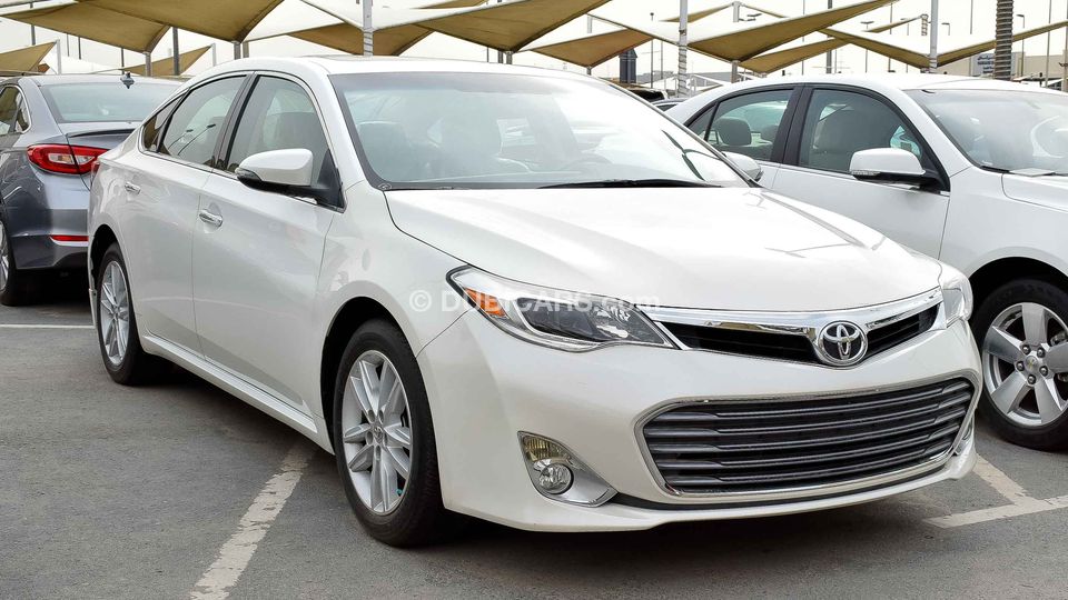 Toyota Avalon XLE for sale AED 53,000. White, 2014