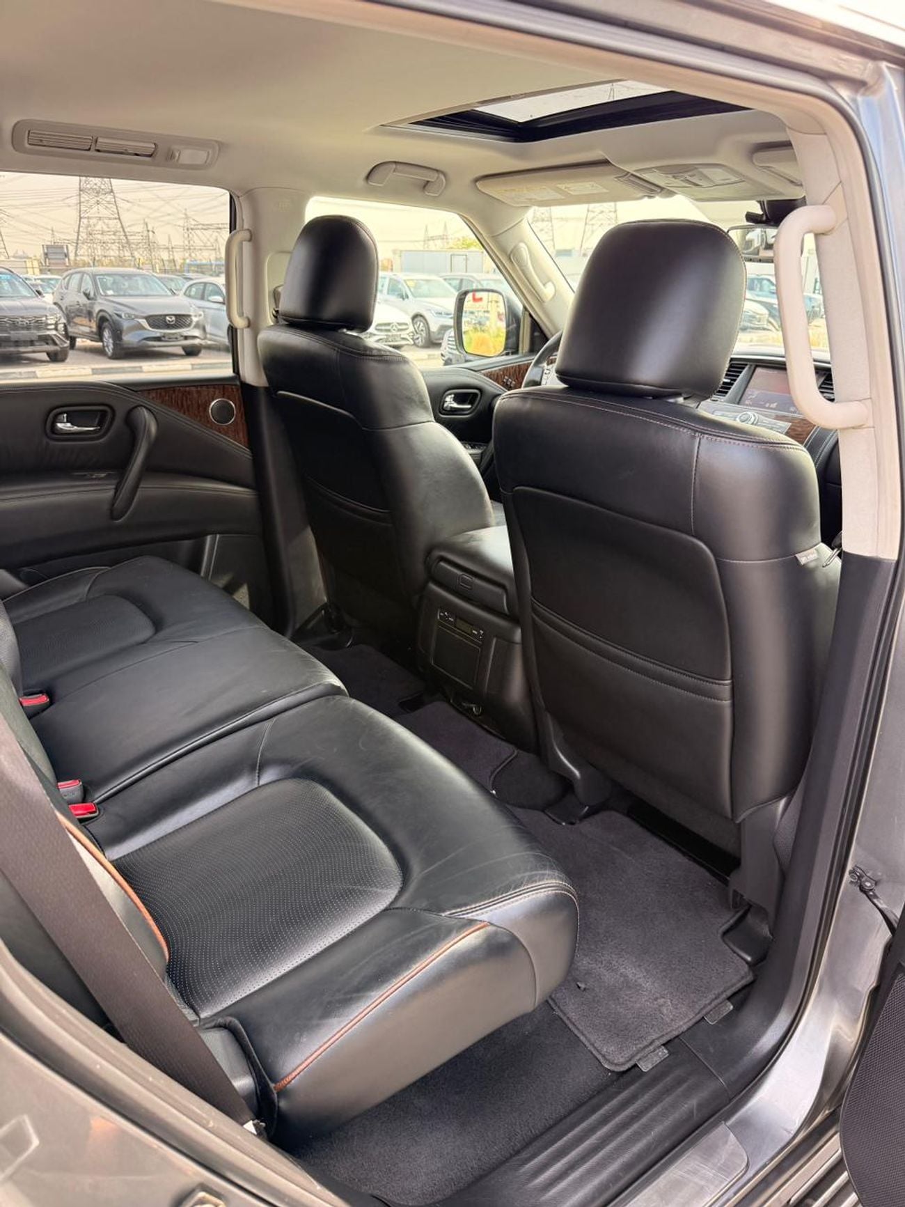 Nissan Armada SL 4WD Full option sunroof