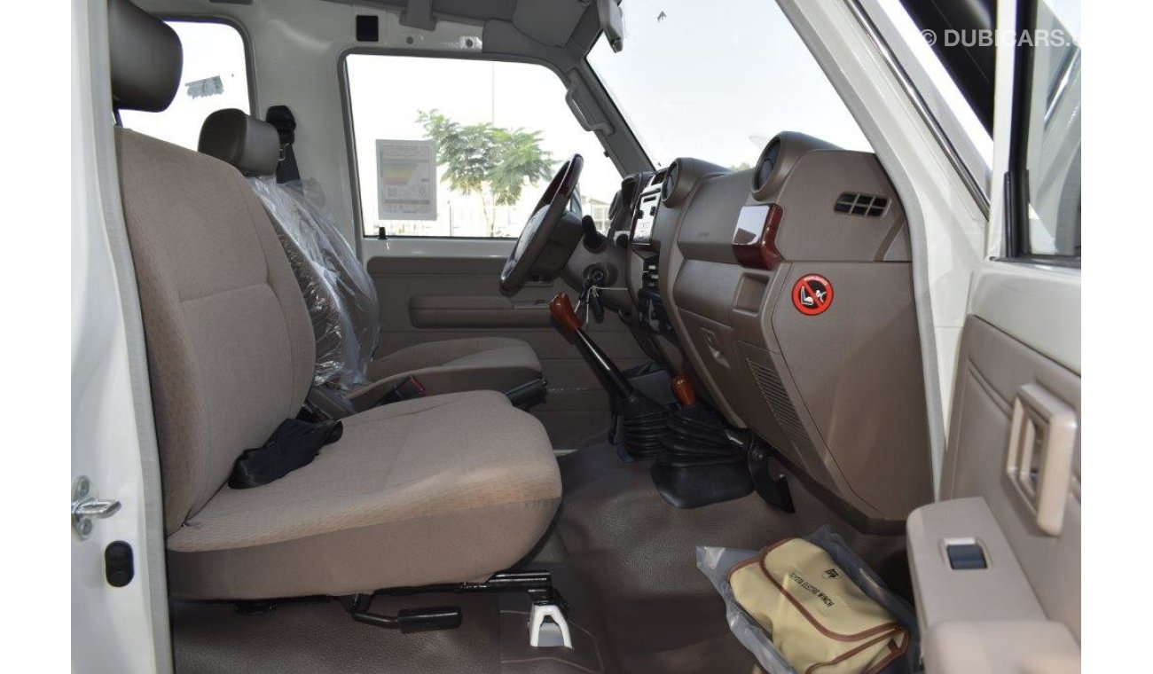 Toyota Land Cruiser 78 WITH WINCH & DIFF LOCK, ROOF RACKS