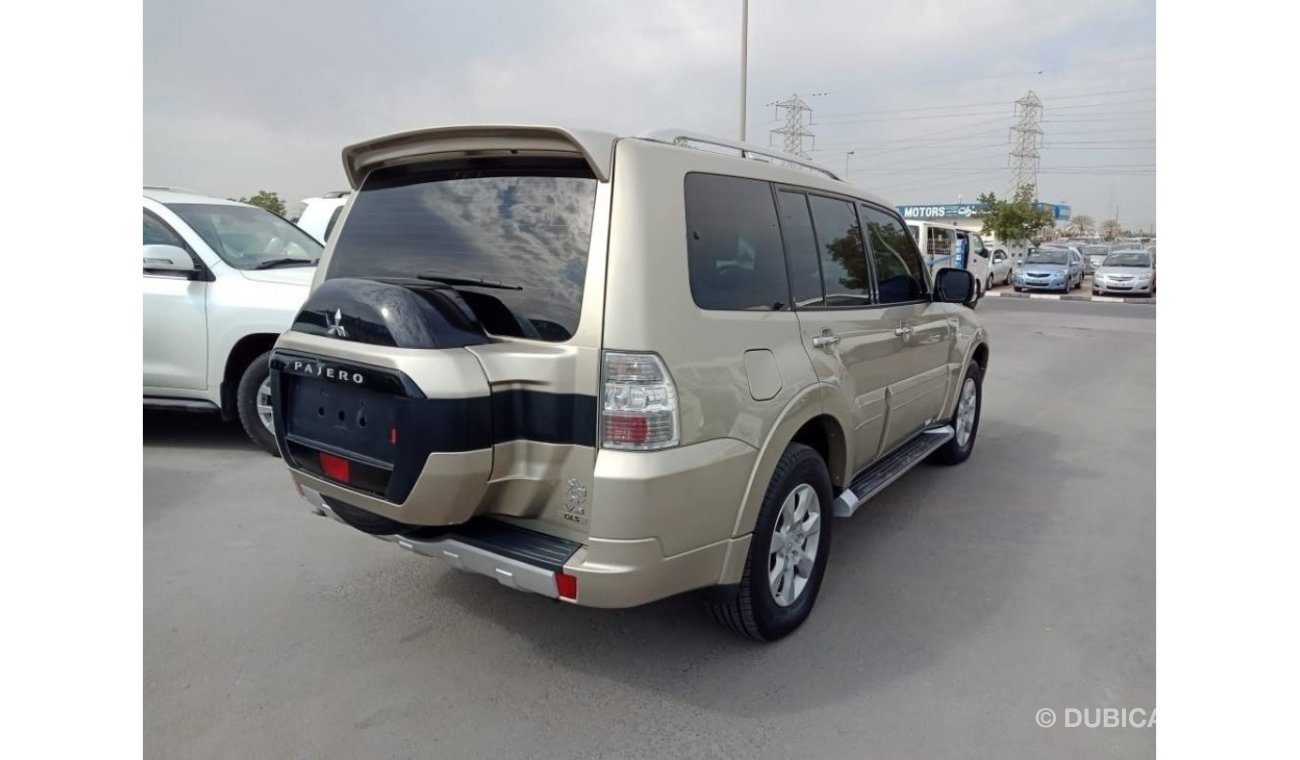 ميتسوبيشي باجيرو PAJERO 2016