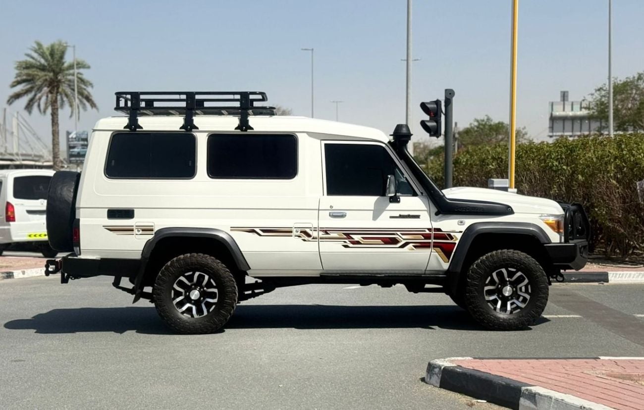 Toyota Land Cruiser 2018 | 3.2L DIESEL | MT | RHD | HEAVY BULL BAR WITH LED LIGHTS | HEAVY ROOF RACK | AIR SNORKEL