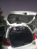 Toyota Yaris BASE