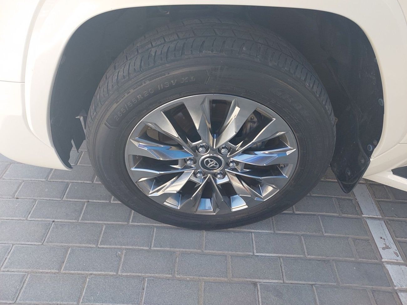 تويوتا لاند كروزر GXR 4 | بدون دفعة مقدمة | اختبار القيادة في المنزل