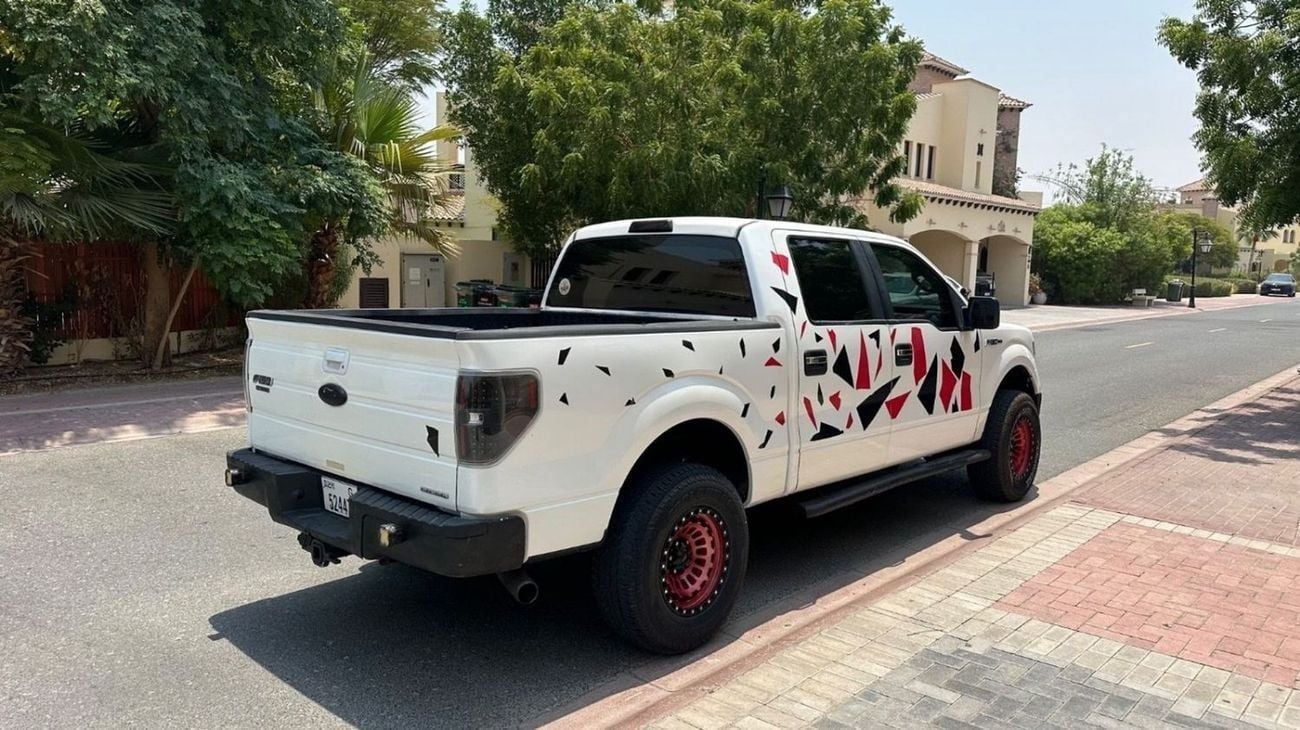 Ford F-150 XLT CREW CAB Ford F-150 2011 GCC specs