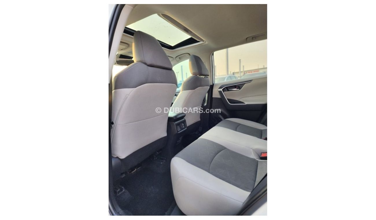 تويوتا راف ٤ XLE