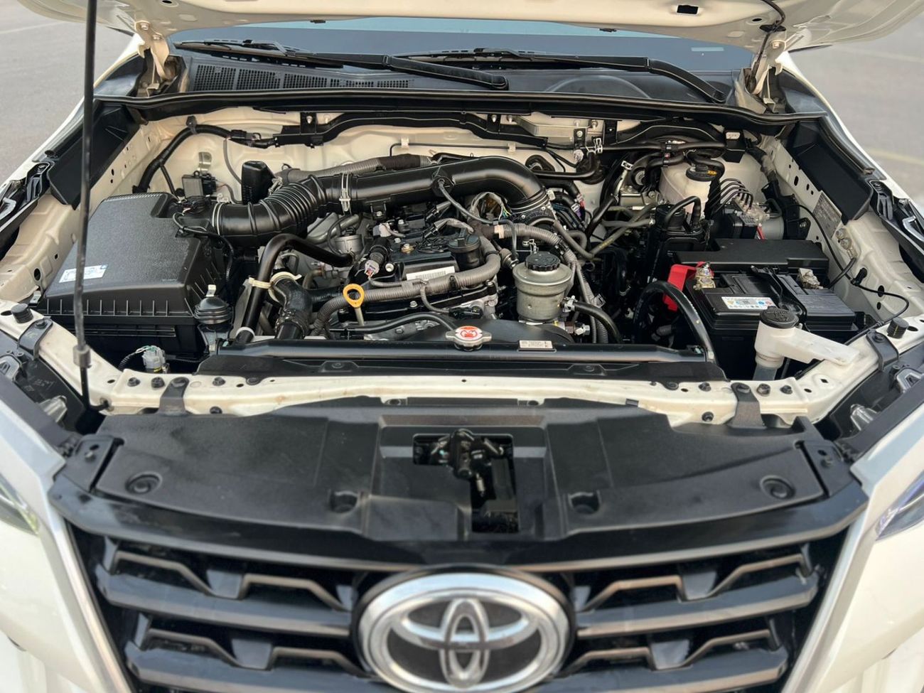 تويوتا فورتونر 2022  Toyota Fortuner EXR 2.7L (160 HP)V4 -AWD 4x4 - GCC Rear Sensor - Cruise Control