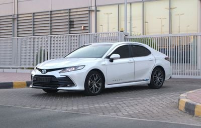 Toyota Camry GLE HEV