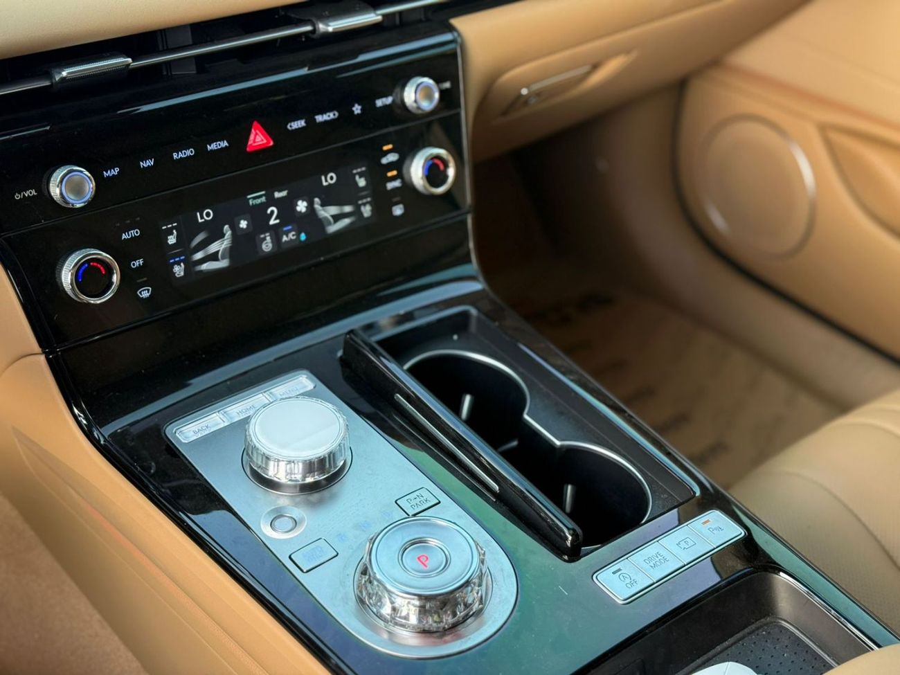 جينيسس G80 Platinum 2.5L AWD