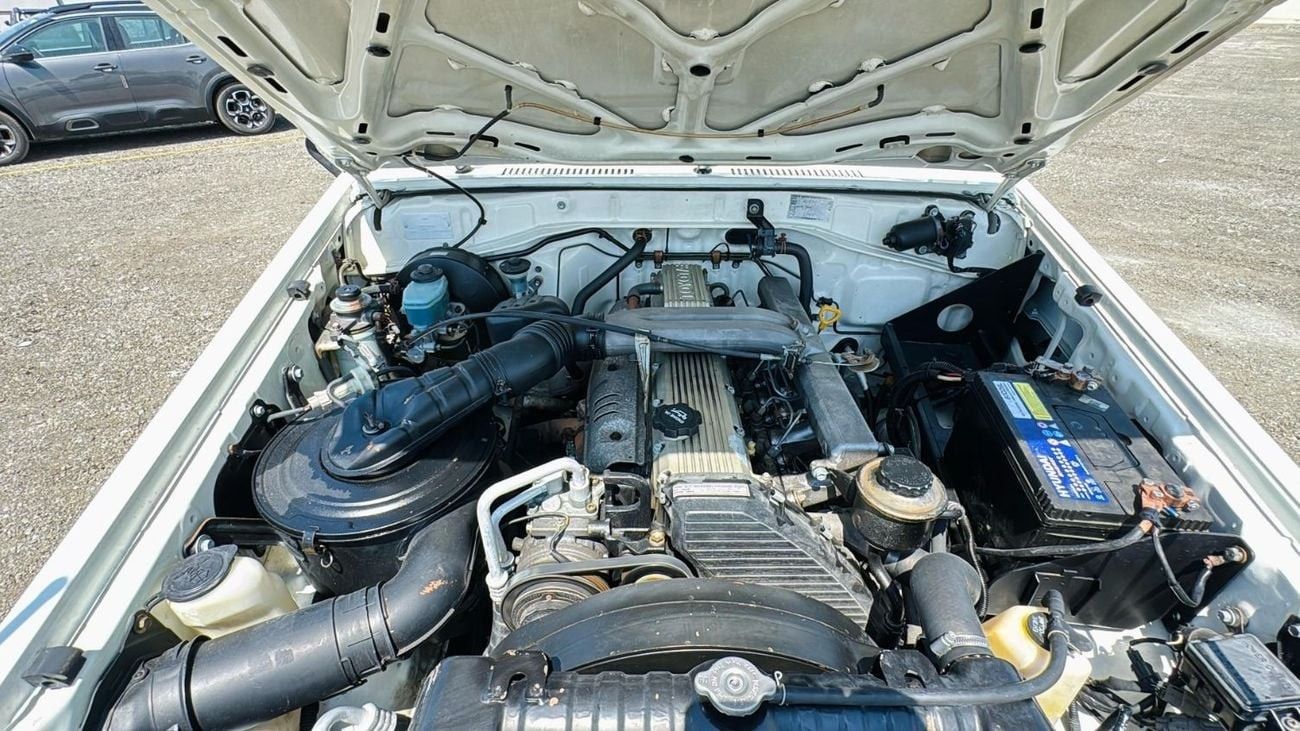 تويوتا لاند كروزر بيك آب SINGLE CABIN | BULL BAR WITH LED LIGHTS | RHD | 1992 | 4.2L DIESEL ENGINE | MANUAL TRANSMISSION | 4W