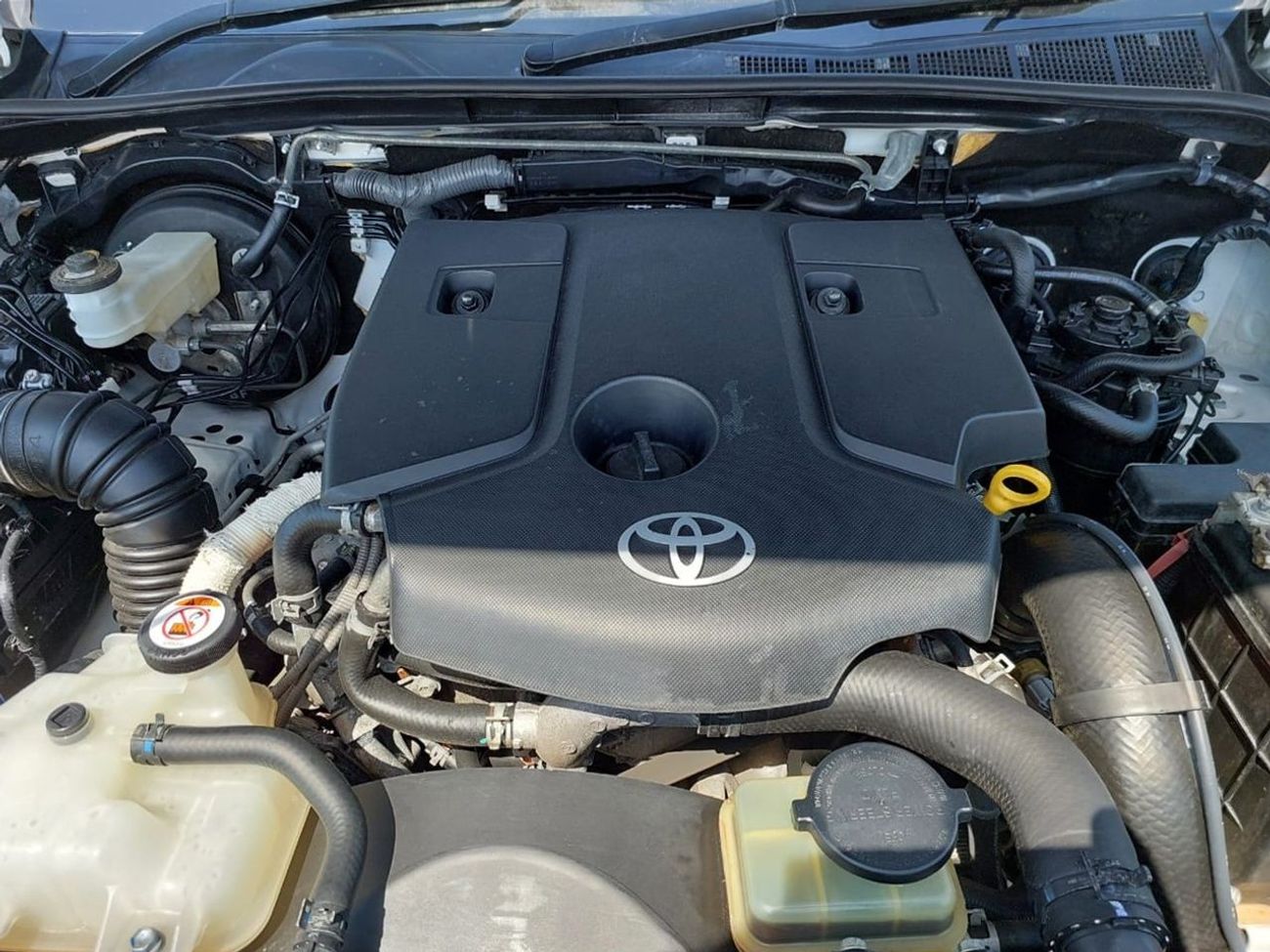 Toyota Hilux TOYOTA HILUX PICK UP RHD 2017 MODEL 2.8 L DIESEL AUTOMATIC(PM99941)