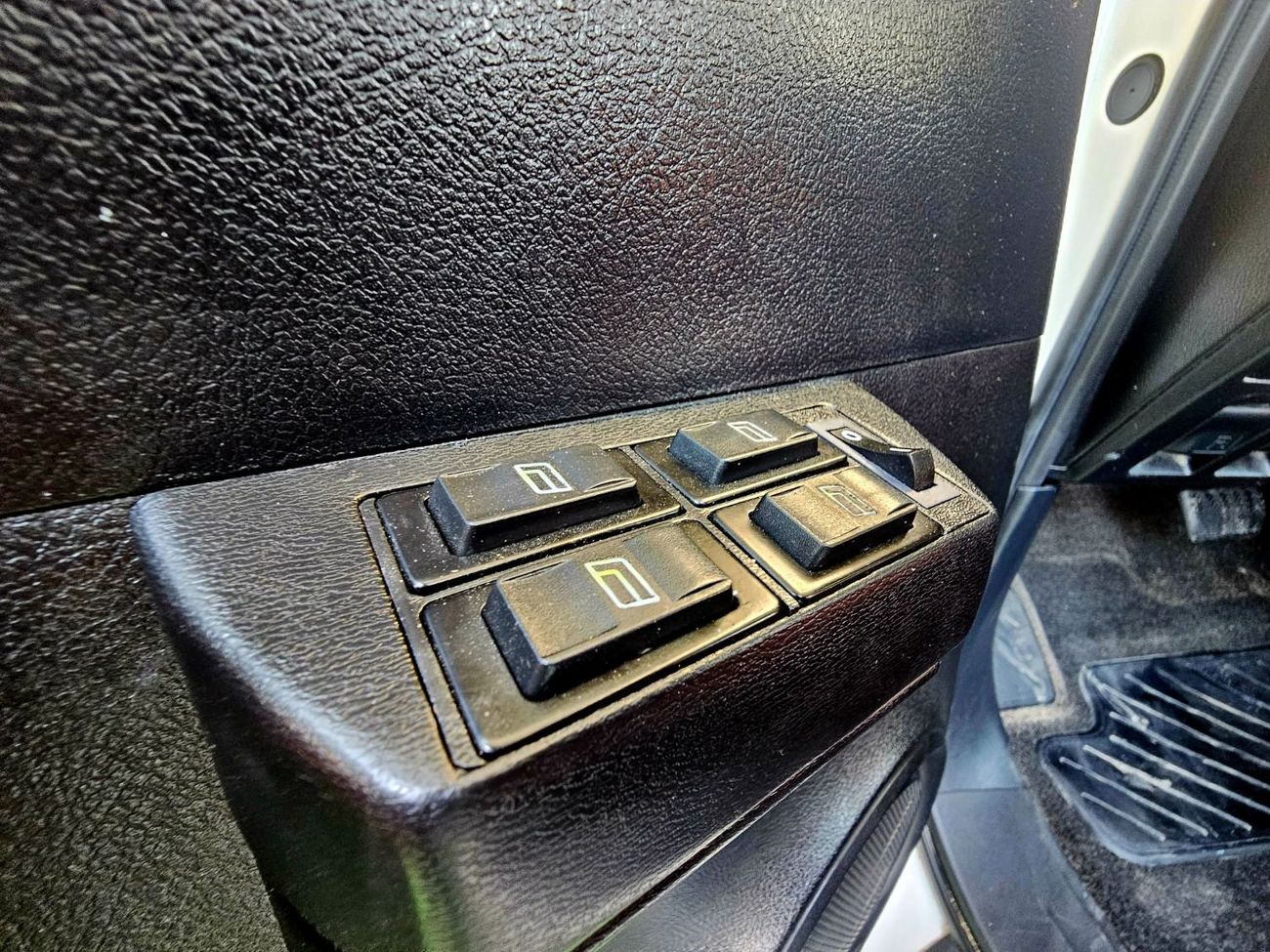 Toyota Hilux PATROL/ AUTO GEAR/ WIDE BODY / AUTO WINDOWS / FULL OPTION