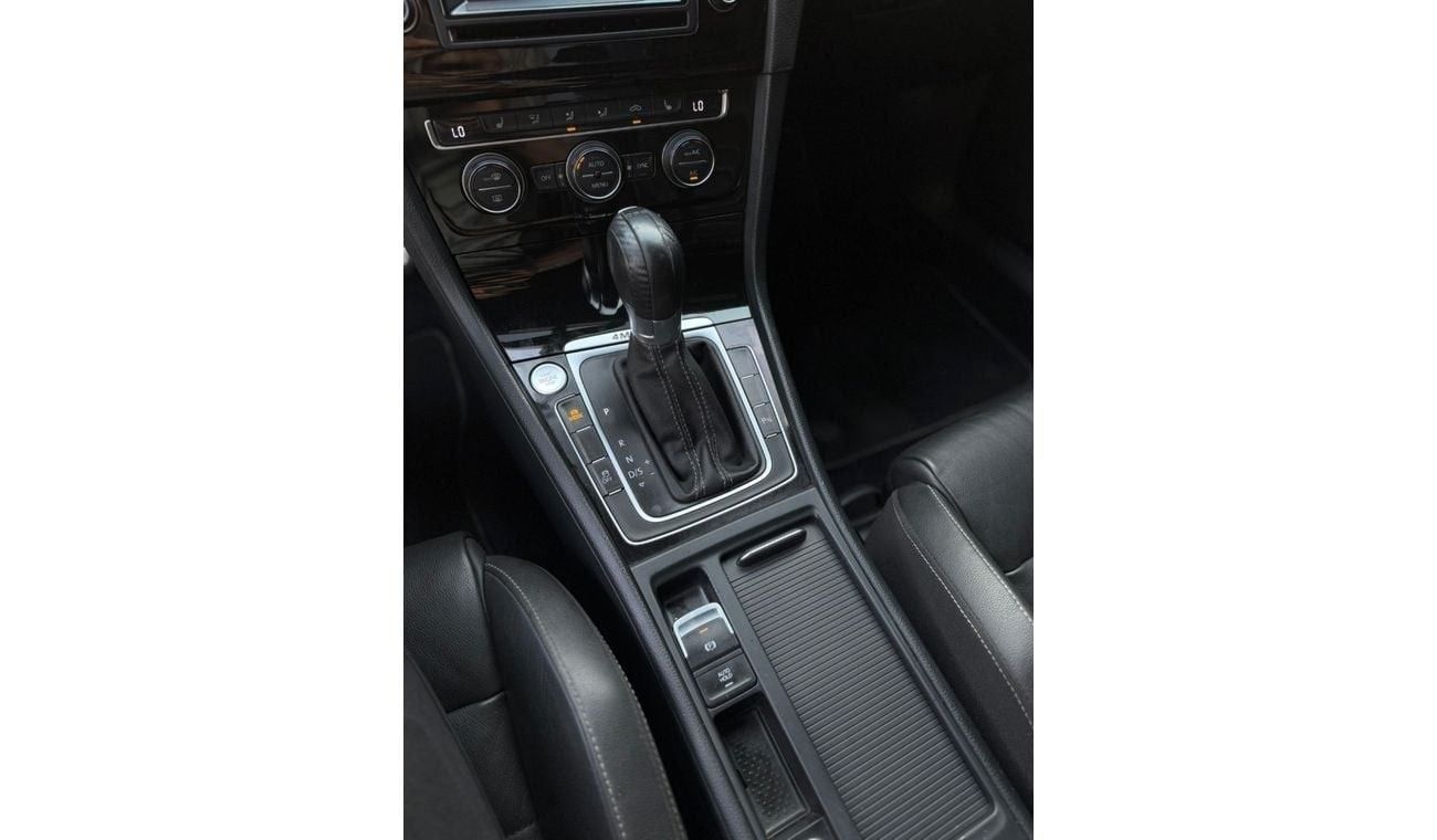 فولكس واجن جولف ار